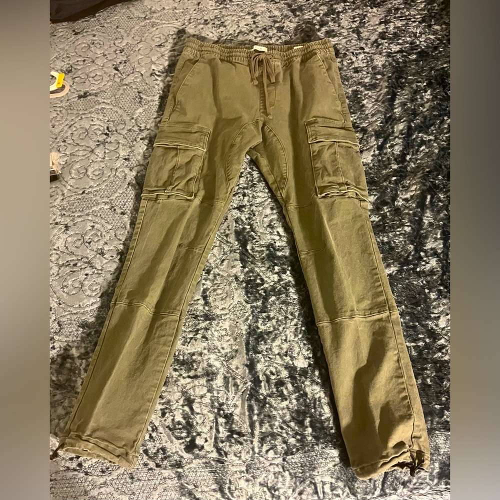 Green cargo pants
